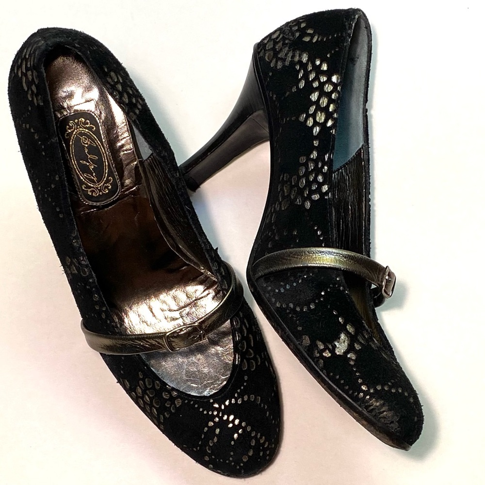 Salpy Cut Out Suede Mary Jane Pump Heels Size. 7